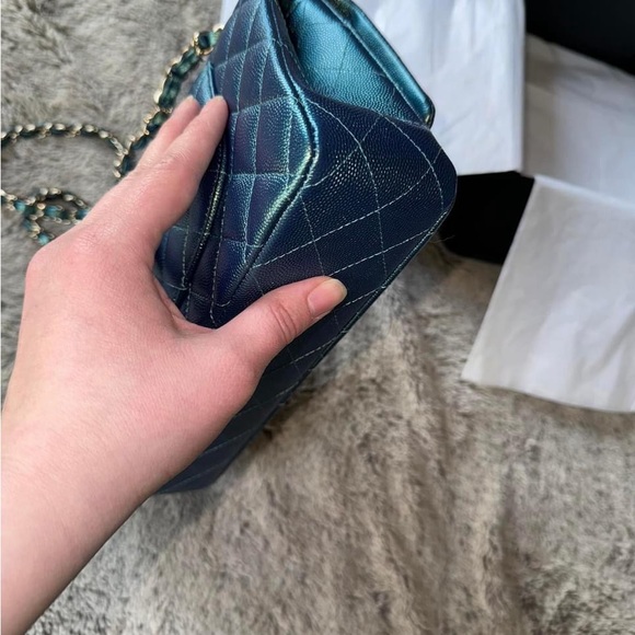 SOLD Classic Medium Flap 22P Iridescent Green Quilted Caviar light GHW! Unused! - Picture 12 of 15